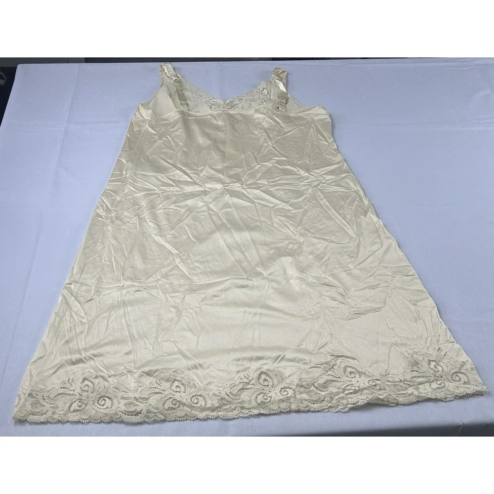 Vintage Bali Ivory Lace Slip Dress Size 34 USA Made Lingerie 70s 80s Bridal Glam
